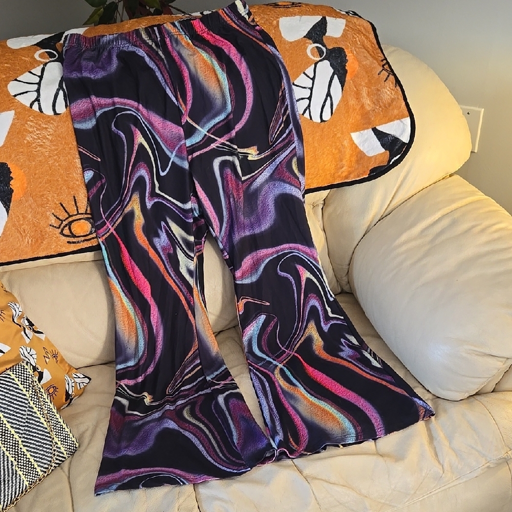 Multicolor Swirl Women's Flared Pants      PRE LOVED  💜    SIZE 1XL